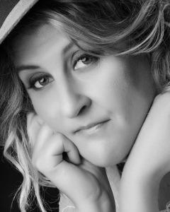 Dr Anita Pisch