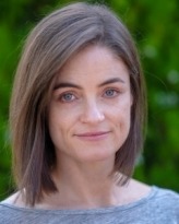 Associate Professor Leslie Barnes